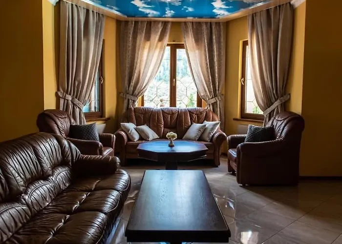 Ommo *